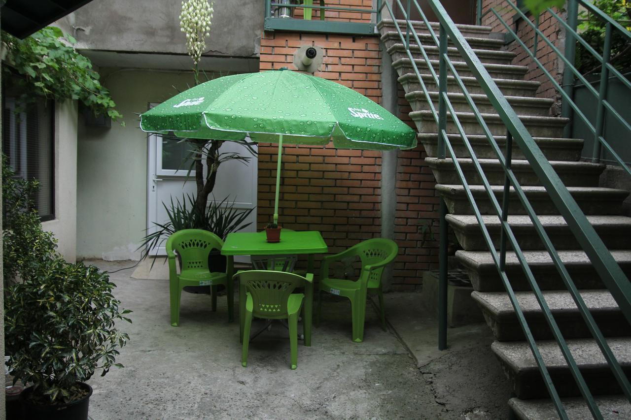 Guesthouse Different Тбилиси Экстерьер фото