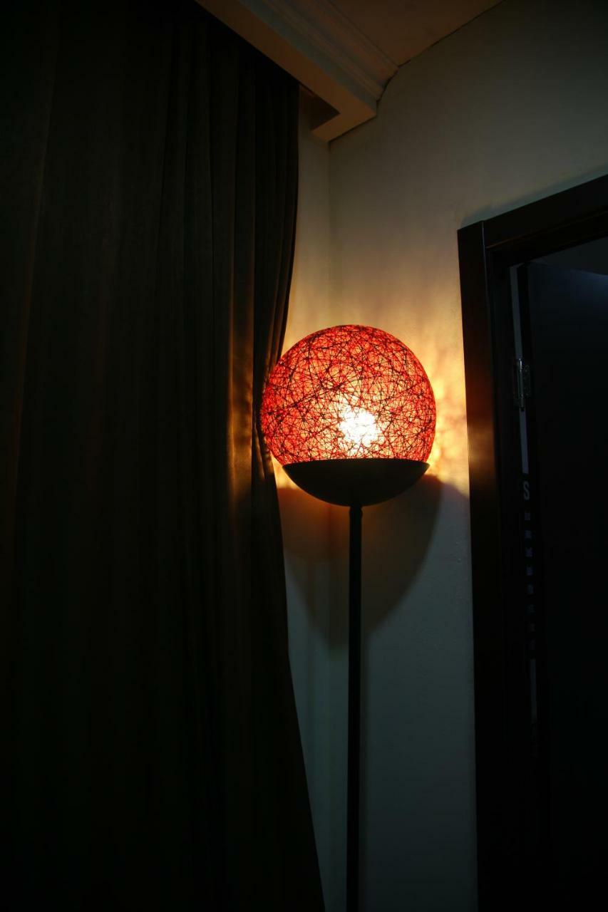 Guesthouse Different Тбилиси Экстерьер фото