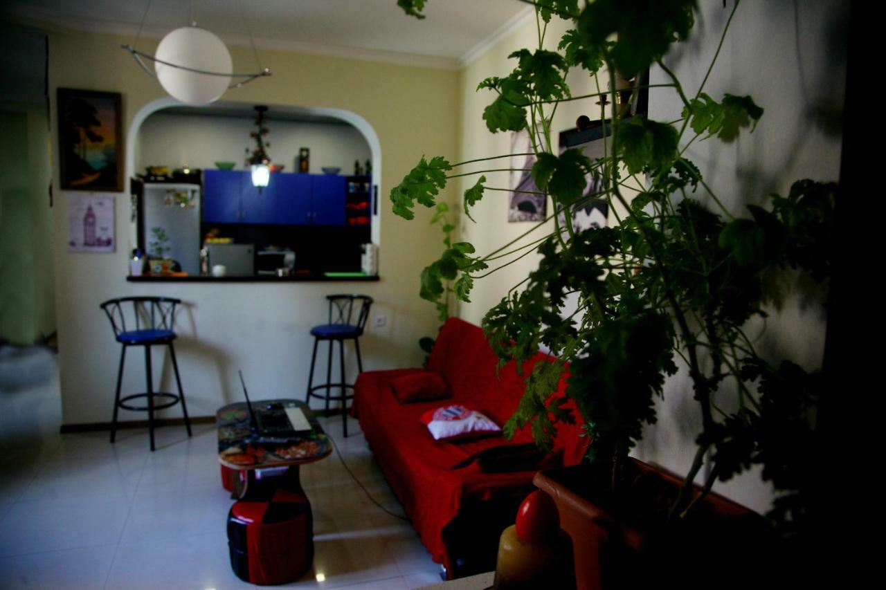 Guesthouse Different Тбилиси Экстерьер фото