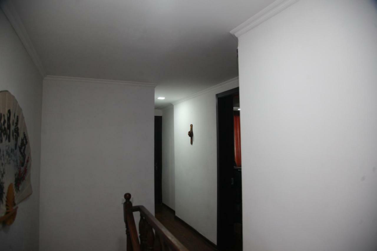 Guesthouse Different Тбилиси Экстерьер фото