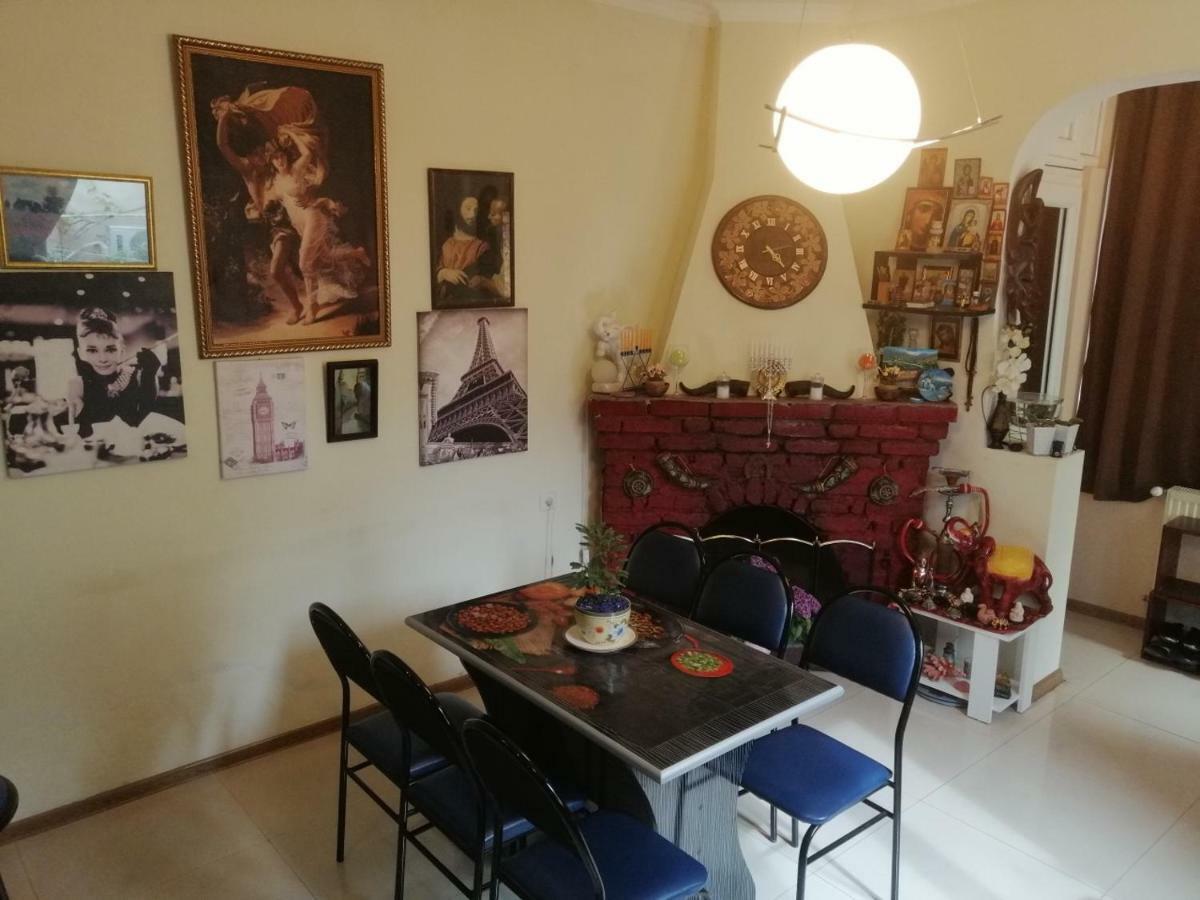 Guesthouse Different Тбилиси Экстерьер фото
