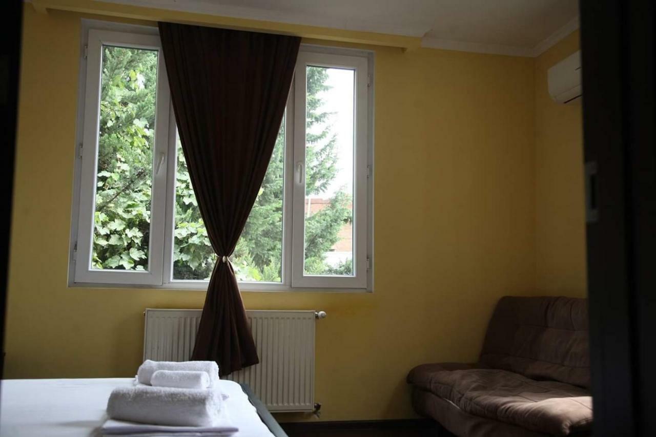 Guesthouse Different Тбилиси Экстерьер фото