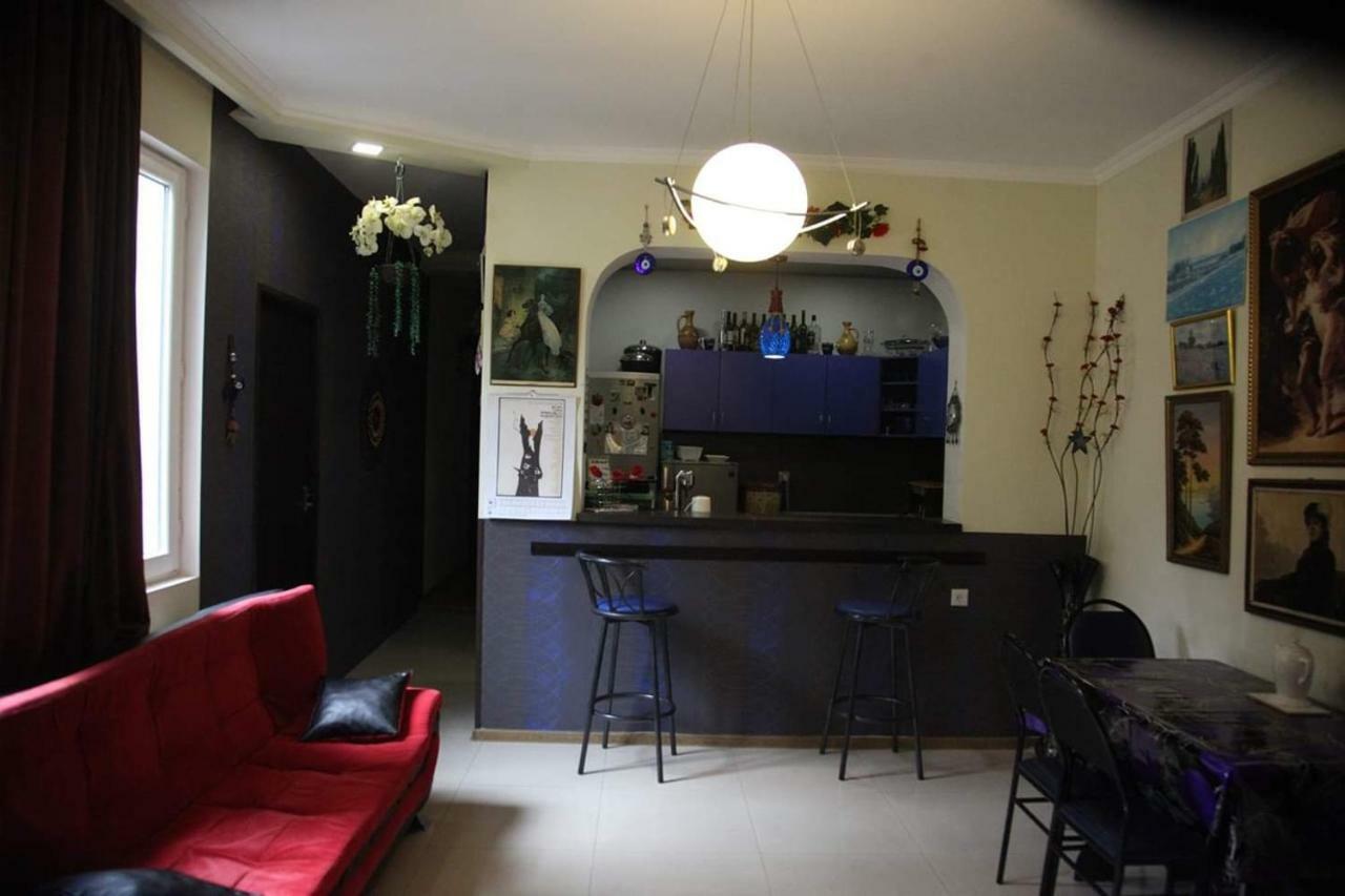 Guesthouse Different Тбилиси Экстерьер фото